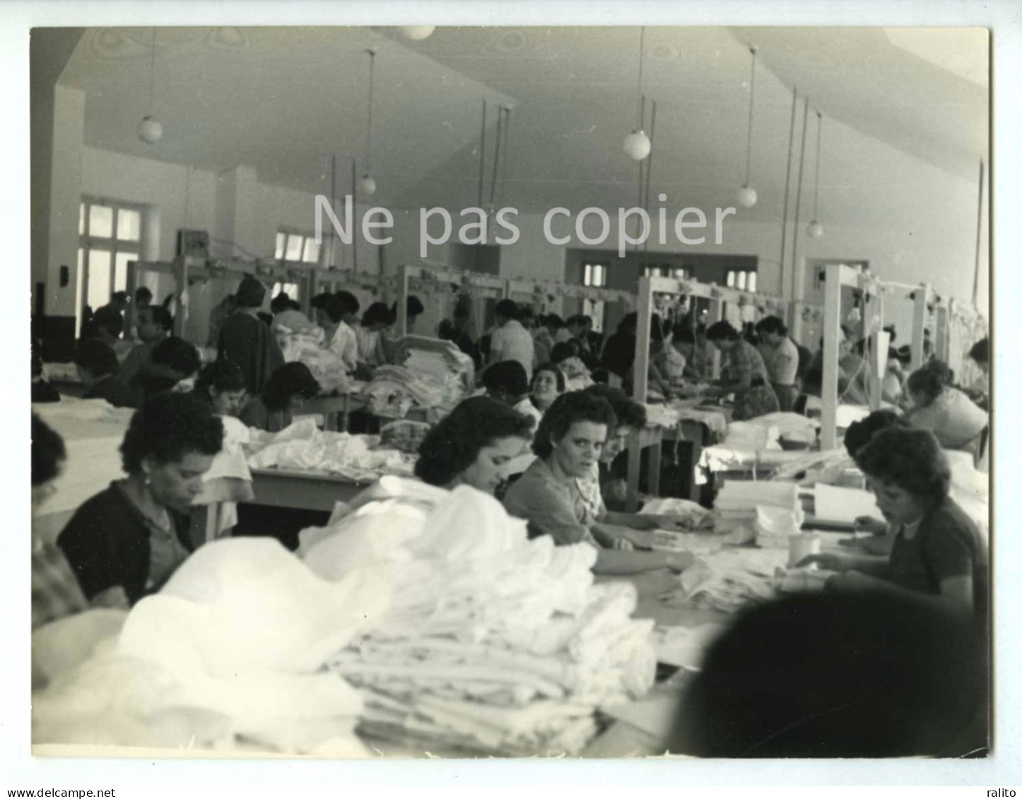 MADERE Vers 1960 Fabrique De DENTELLES Photo 18 X 24 Cm Par Victor BORLANDELLI - Orte