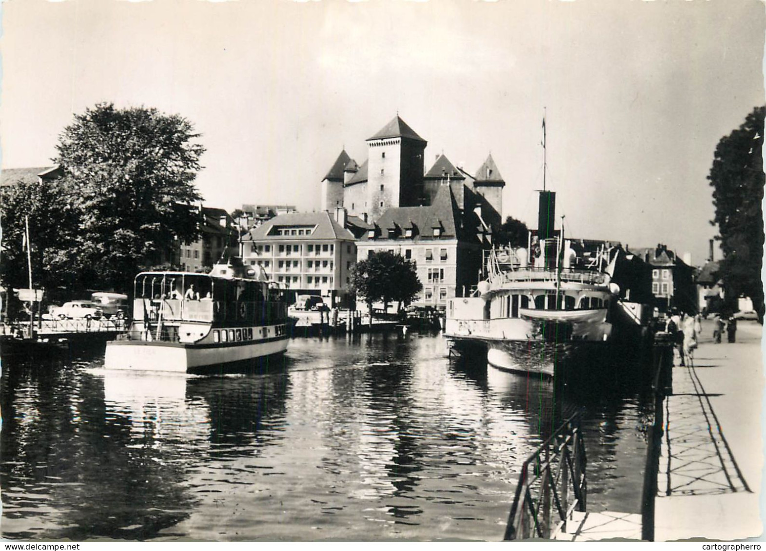 Navigation Sailing Vessels & Boats Themed Postcard Annecy Harbour And Castle - Sailing Vessels