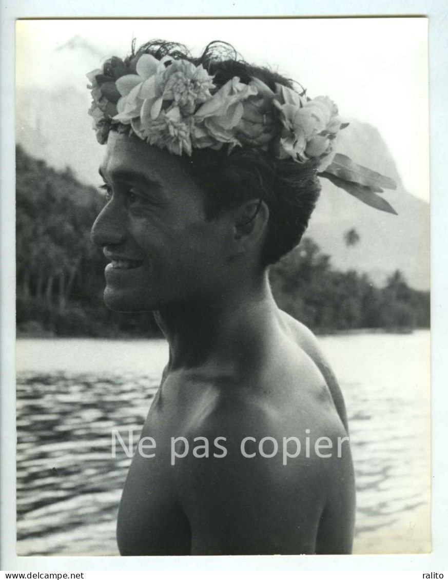 ILES DU VENT C.1960 Portrait D'homme Polynésie Photo 23 X 18 Cm Par V. BORLANDELLI - Orte