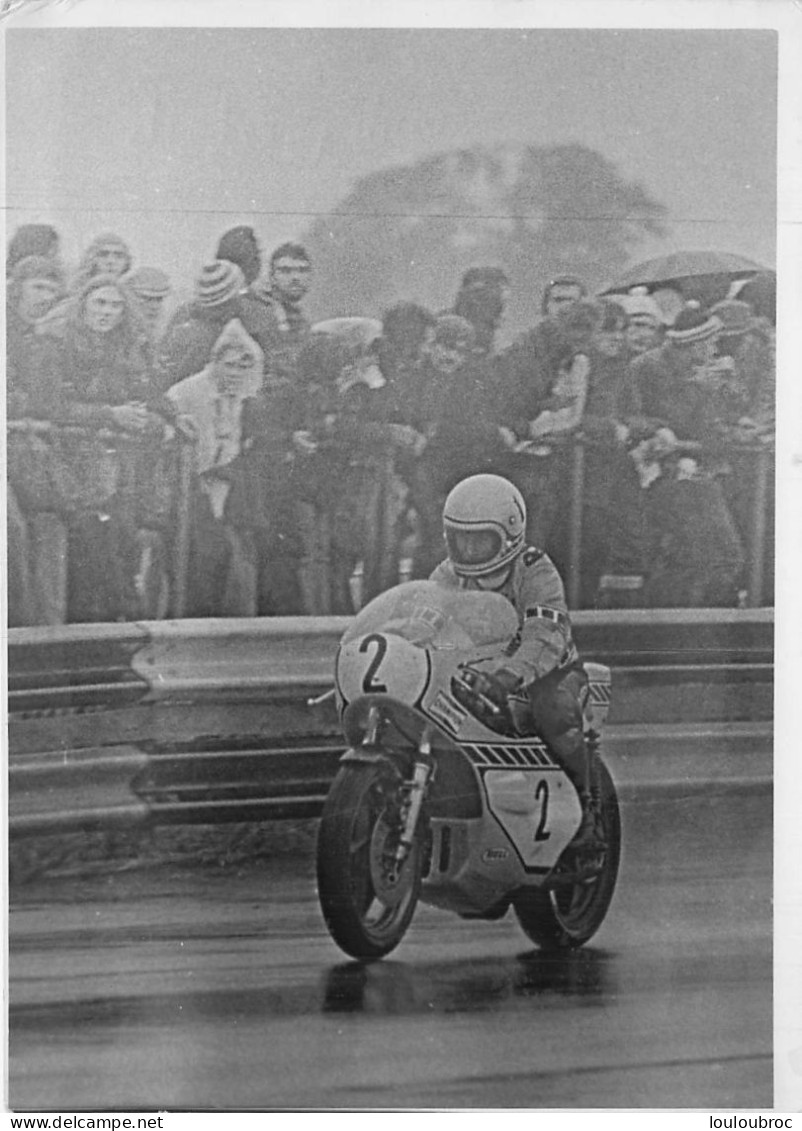 PILOTE MOTO KENNY ROBERTS YAMAHA 700CC  COURSE DE L'ANNEE 1974  RACE OF THE YEAR PHOTO DE PRESSE  18X13CM R2 - Sports