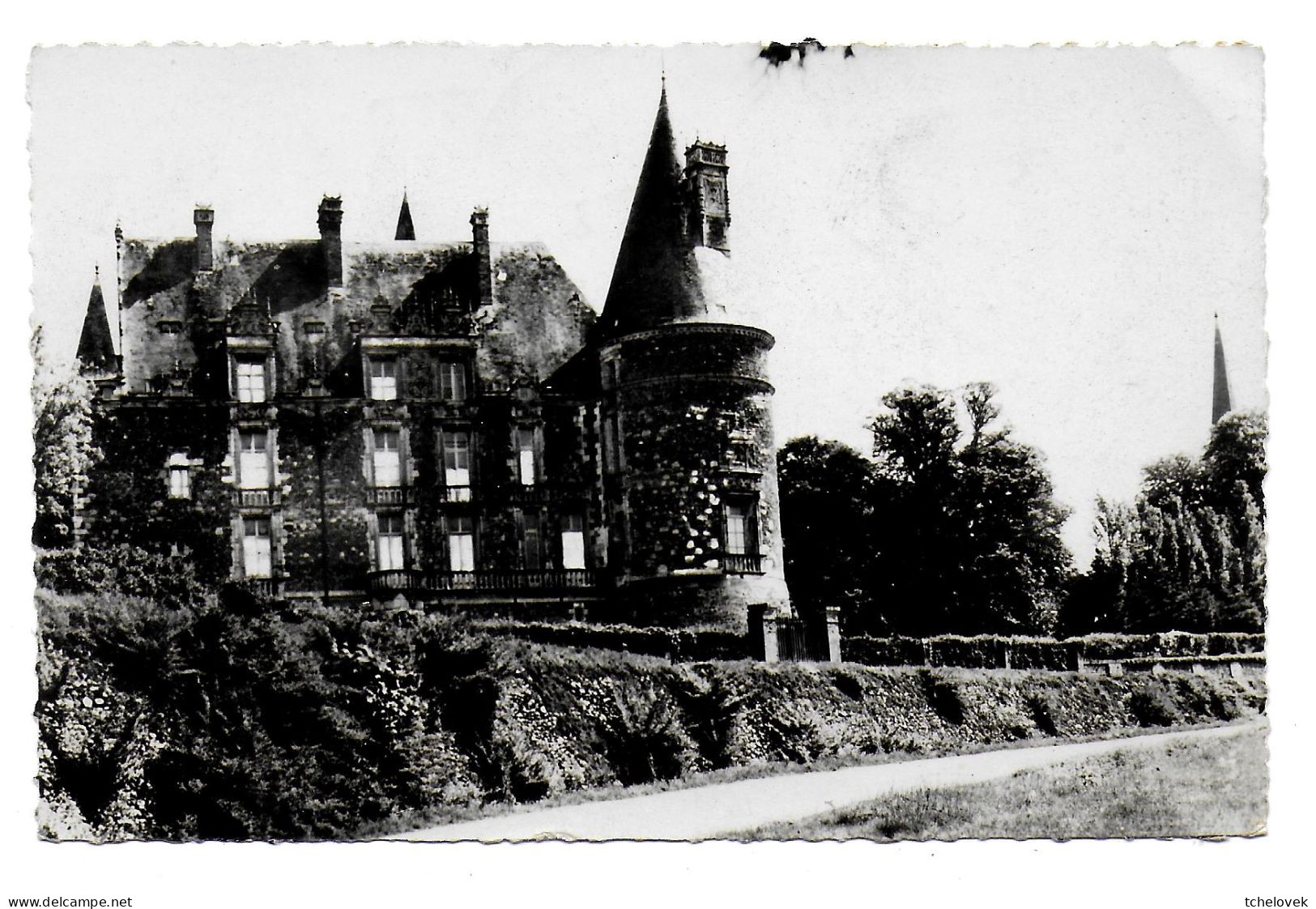 (28). Eure Et Loir. Courtalain. 1 Cp. Le Chateau. 1950 Taxée - Courtalain