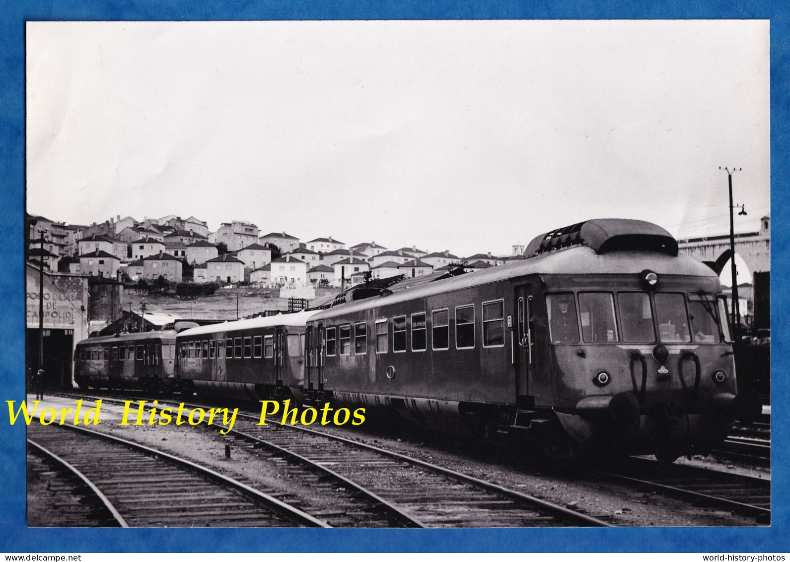 Photo Ancienne - LISBOA ? Portugal - Train Portugais - Posto Diesel De Campolide - Companhia Dos Caminhos De Ferro - Trains