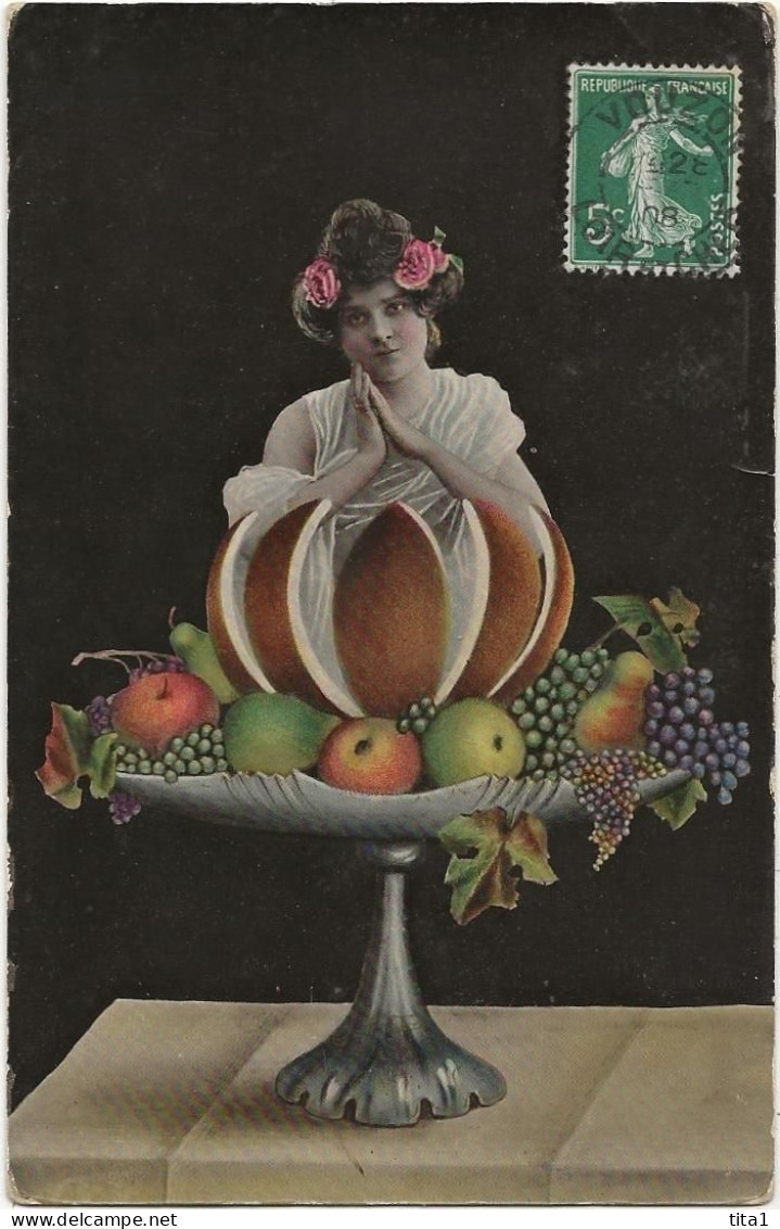 5464- Jeune Dame Et Fruits - Frauen