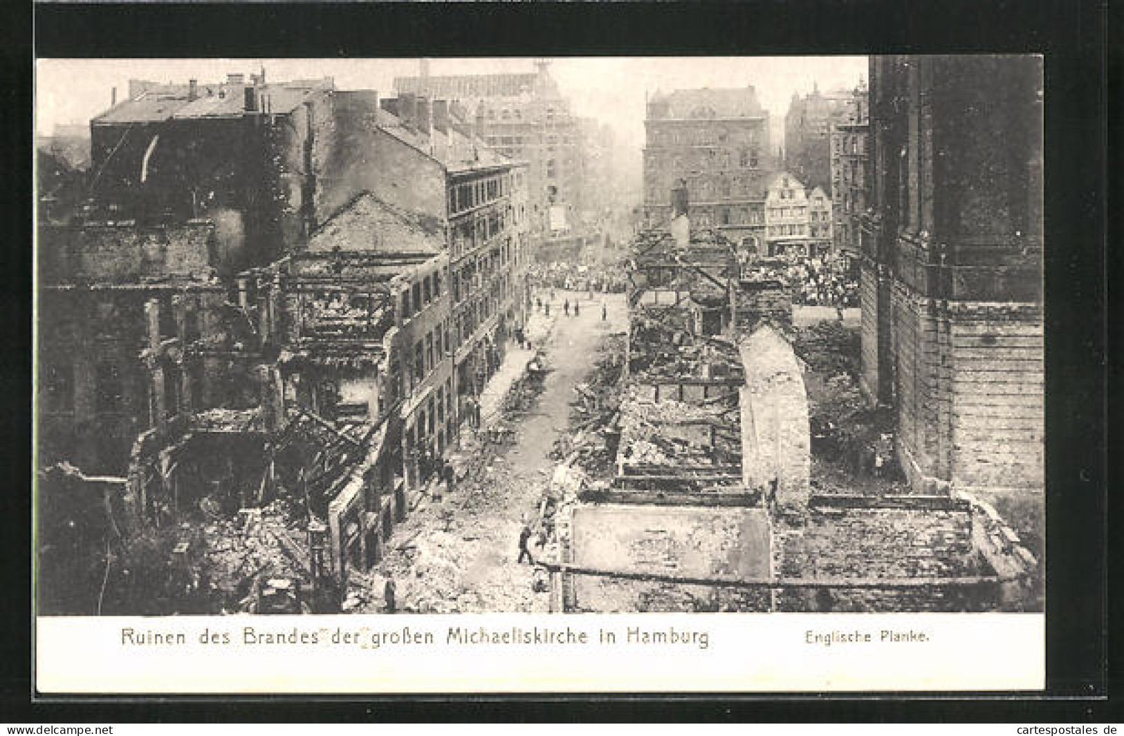 AK Hamburg-Neustadt, Ruinen Des Brandes Der Grossen Michaeliskirche, Strasse Englische Planke Aus Der Vogelschau  - Catastrophes