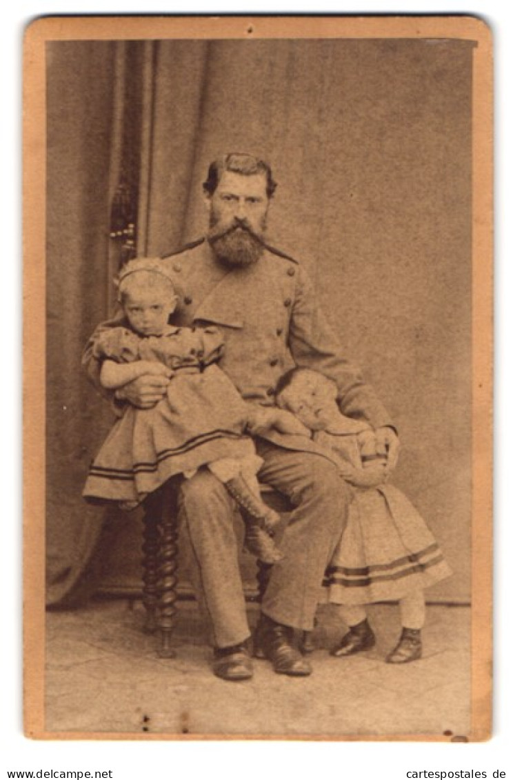 Fotografie H. Peters, Hohenwestedt, Vater Mit Seinen 2 Kindern  - Anonieme Personen
