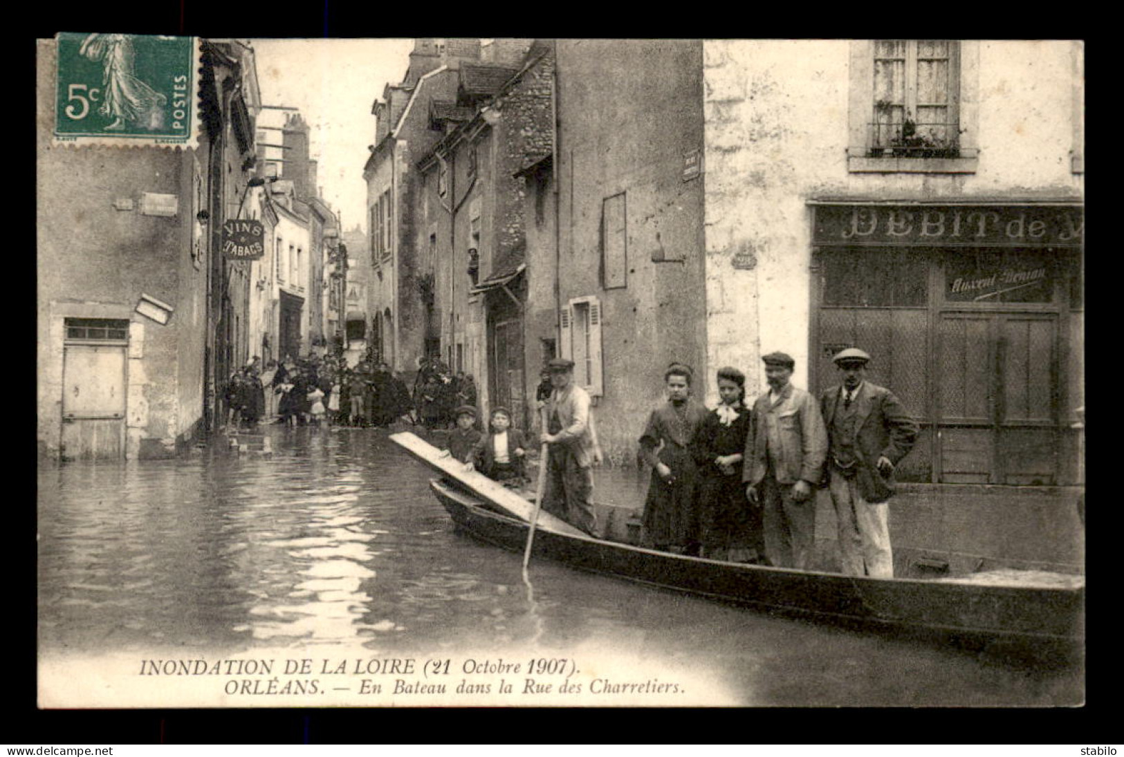 45 - ORLEANS - INONDATION DE LA LOIRE LE 21 OCTOBRE 1907 - EN BATEAU RUE DES CHARRETIERS - Orleans