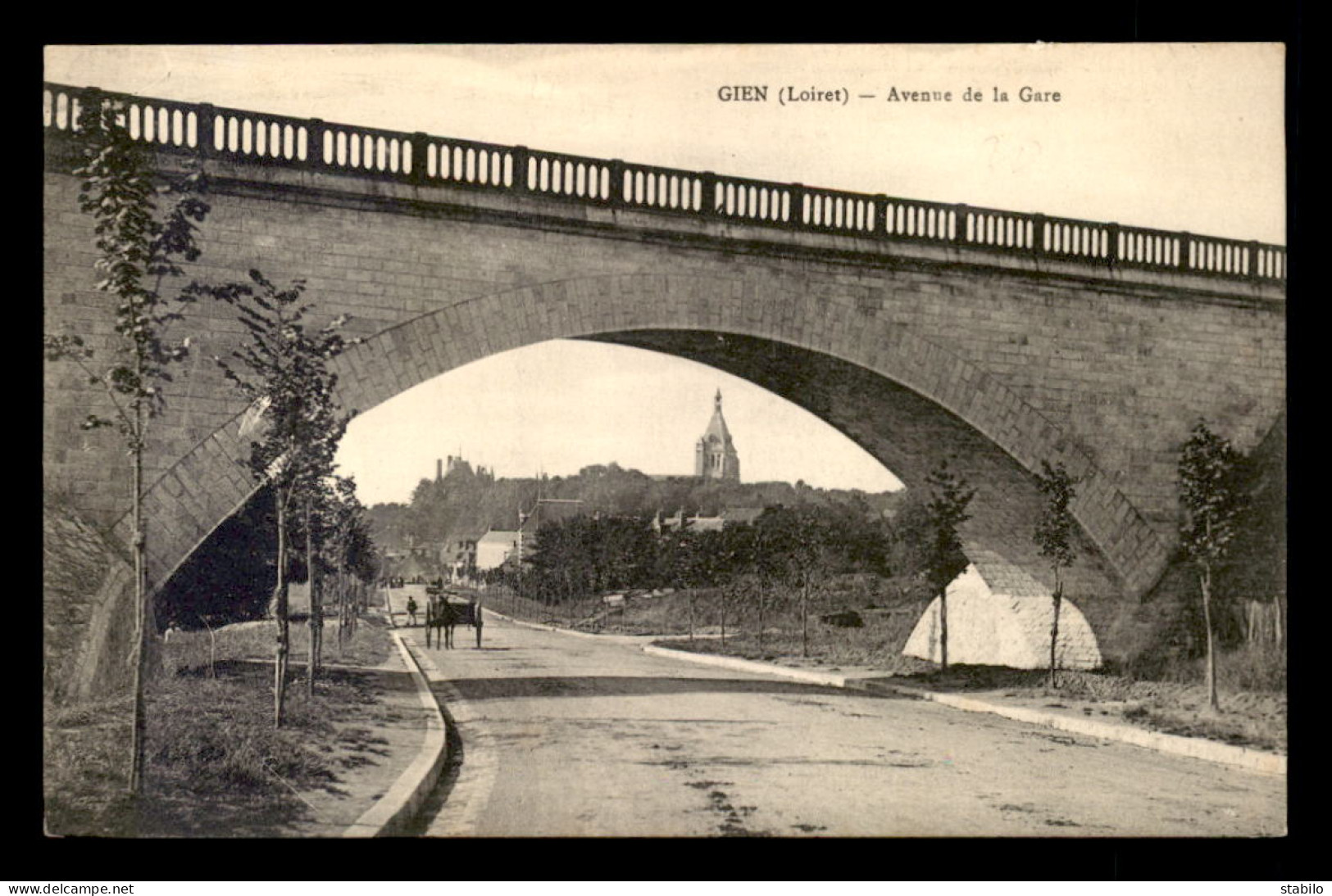 45 - GIEN - AVENUE DE LA GARE - Gien