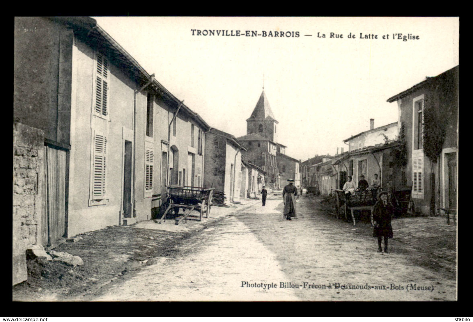 55 - TRONVILLE-EN-BARROIS - LA RUE DE LATTE ET L'EGLISE - EDITEUR BILLOU-FRECON - Autres & Non Classés