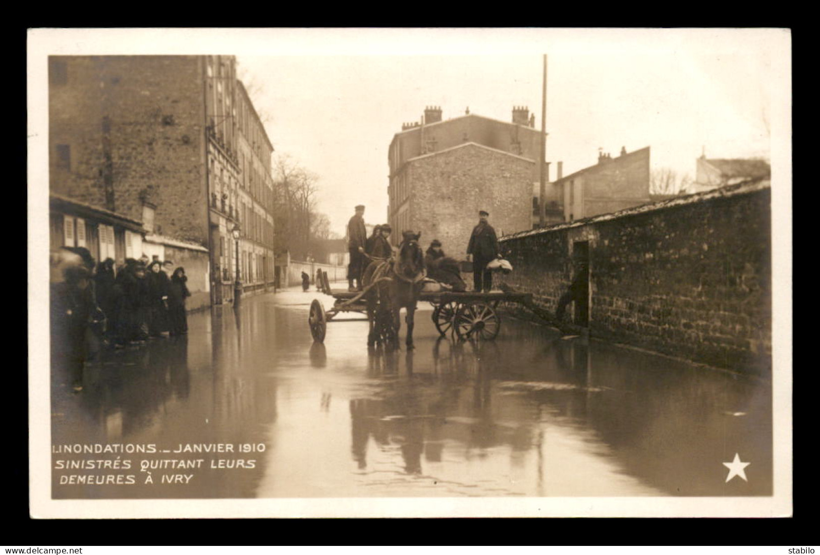 94 - IVRY-SUR-SEINE - INONDATIONS DE 1910 - SINISTRES QUITTANT LEURS DEMEURES - MARQUE "ETOILE" - Ivry Sur Seine