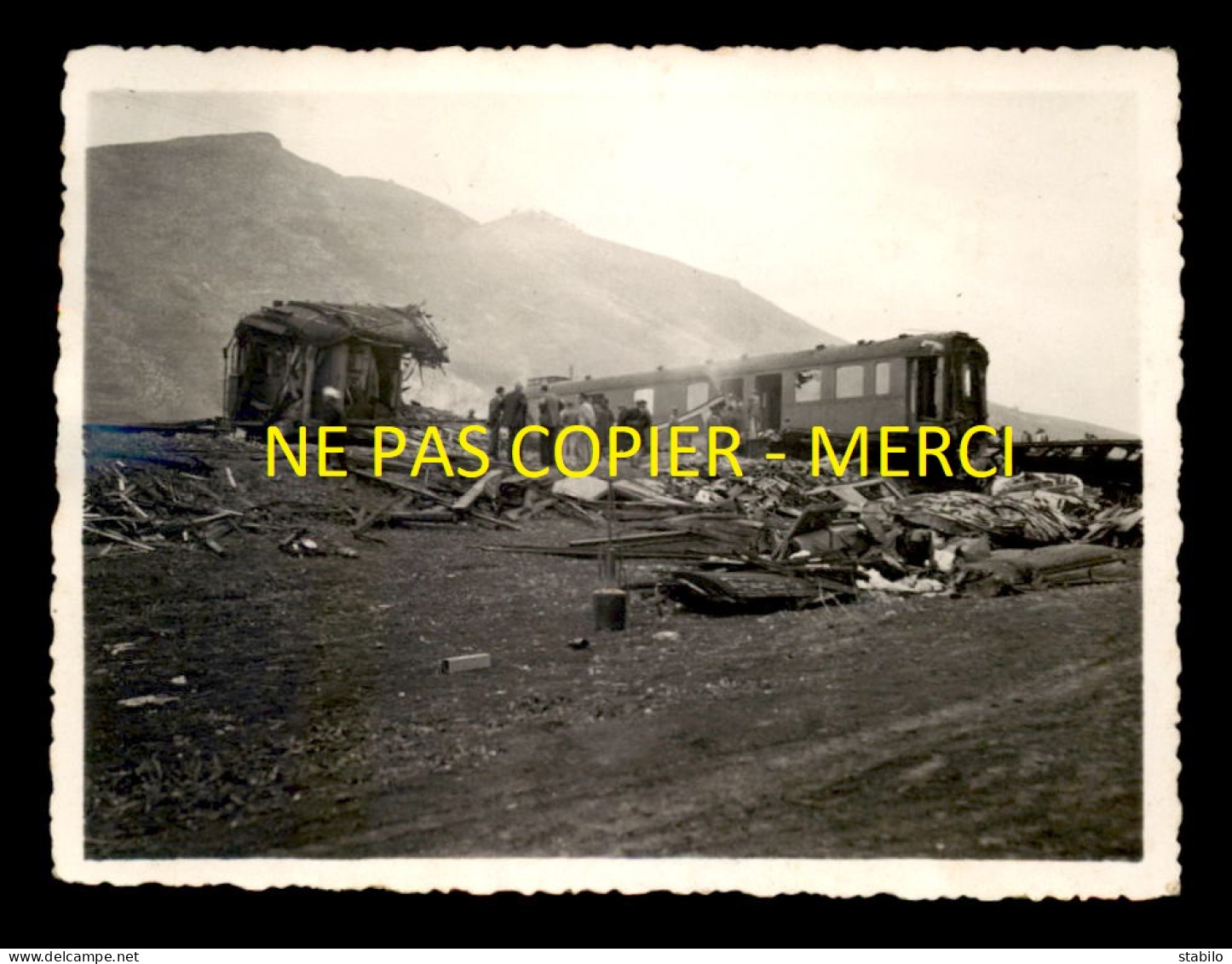 CATASTROPHE FERROVIAIRE - DERAILLEMENT DE ST-CYPRIEN DES ATTAFS EN ALGERIE - AVRIL 1938 - FORMAT 11.5 X 8.5 CM - Eisenbahnen