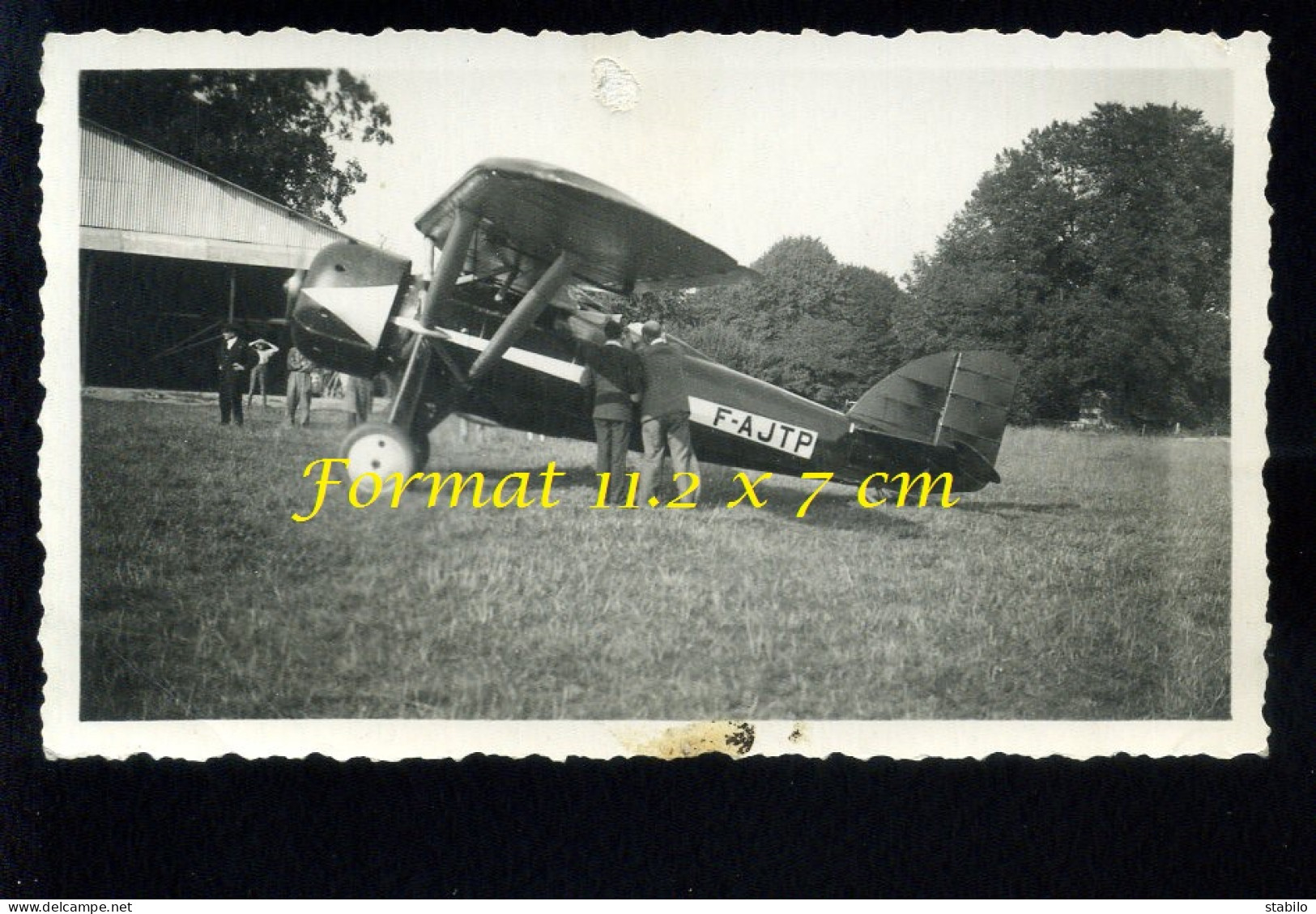 AVIATION - AERODROME DE FOURMETOT (EURE) - AVION MORANE 230 D'ACROBATIE DE MICHEL DETROYAT - Aviation