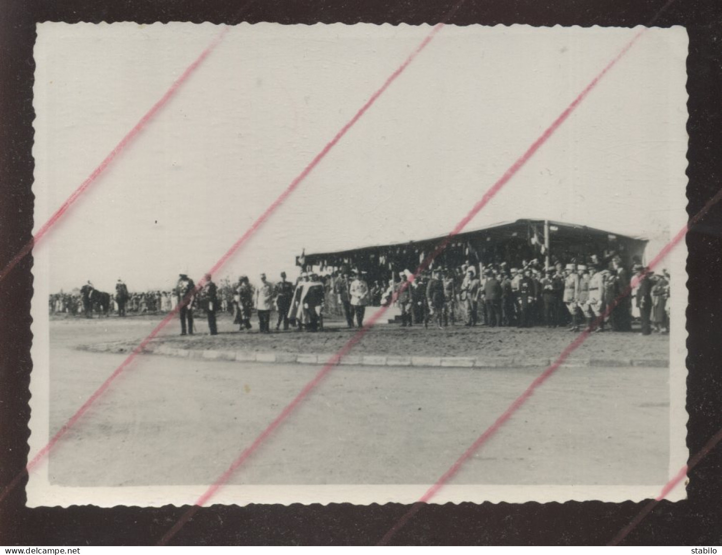 MAROC - MARRAKECH - CEREMONIE EN 1939 - 5 PHOTOS FORMAT 11 X 8.5 CM ET 11 X 7 CM - Orte