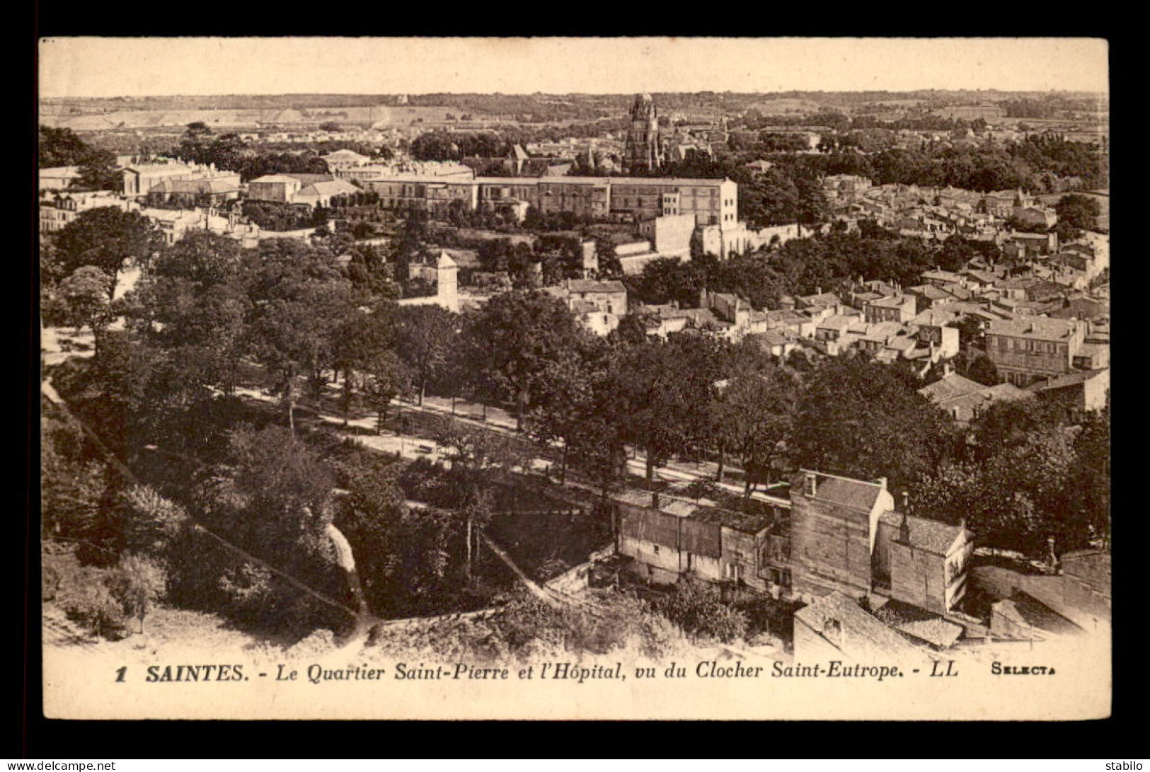 17 - SAINTES - QUARTIER ST-PIERRE ET L'HOPITAL - Saintes