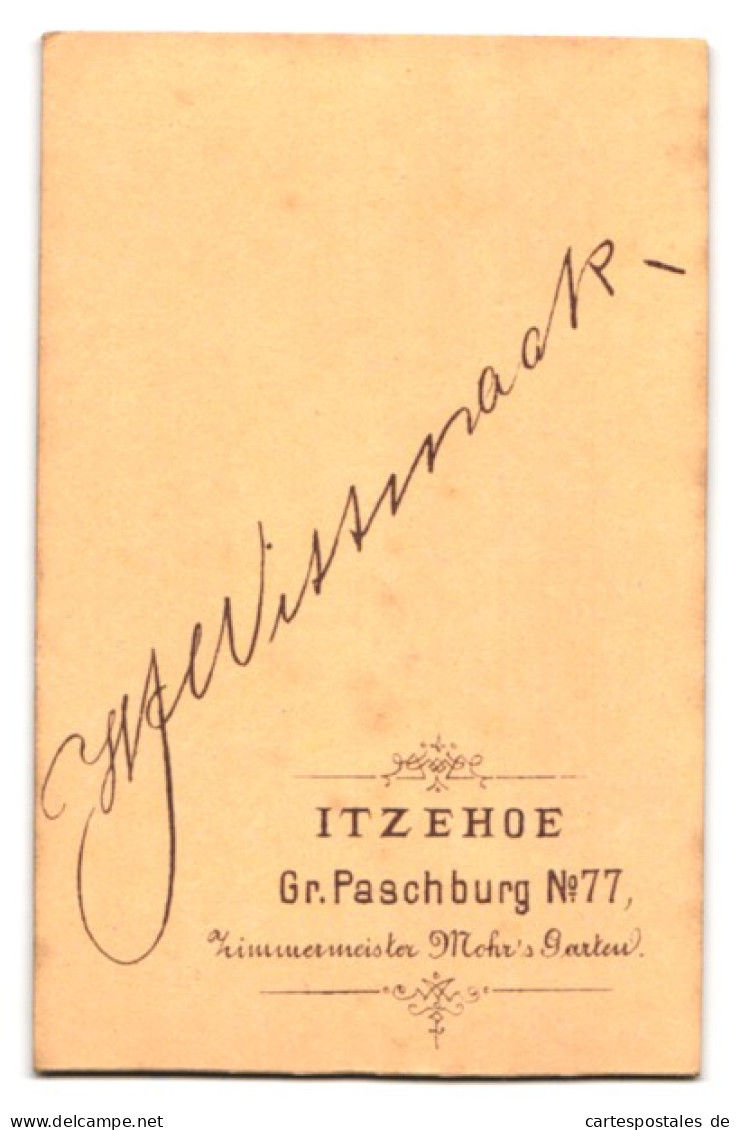 Fotografie H. J. Wittmack, Itzehoe, Gr. Paschburg 77, Portrait Grossmutter Mit Ihrer Enkeltochter Im Atelier  - Anonymous Persons
