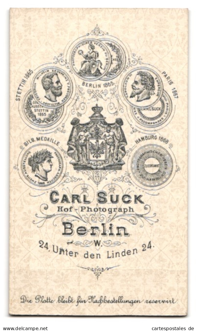Fotografie Carl Suck, Berlin-W., Unter Den Linden 24, Junge Dame Mit Kragenbrosche  - Anonymous Persons