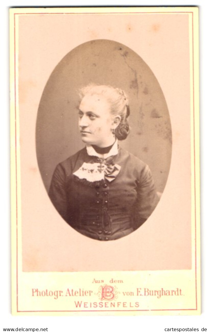 Fotografie E. Burghardt, Weissenfels, Saalstr. 248, Junge Dame In Modischer Kleidung  - Persone Anonimi