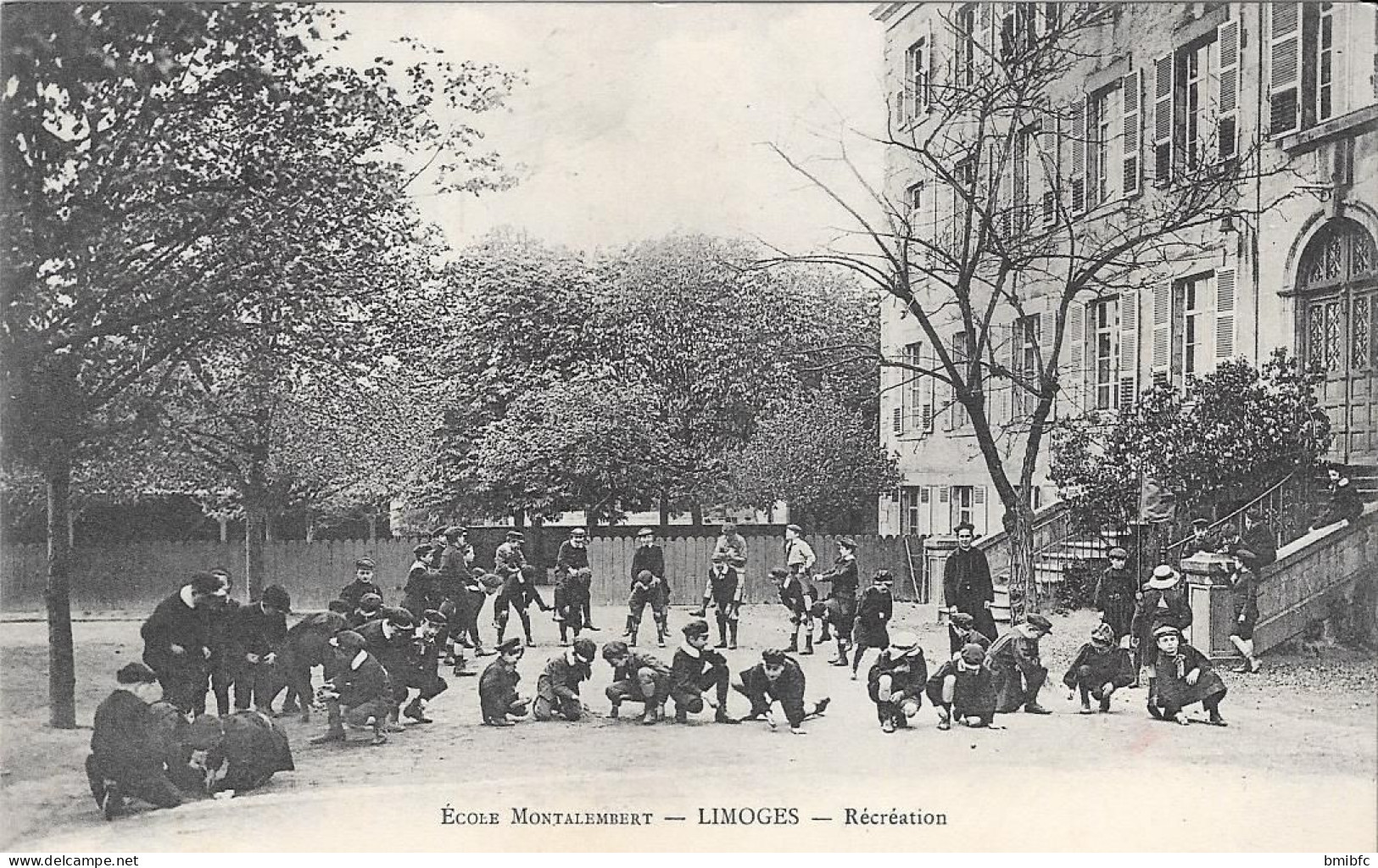 ECOLE MONTALEMBERT - LIMOGES - Récréation - Limoges