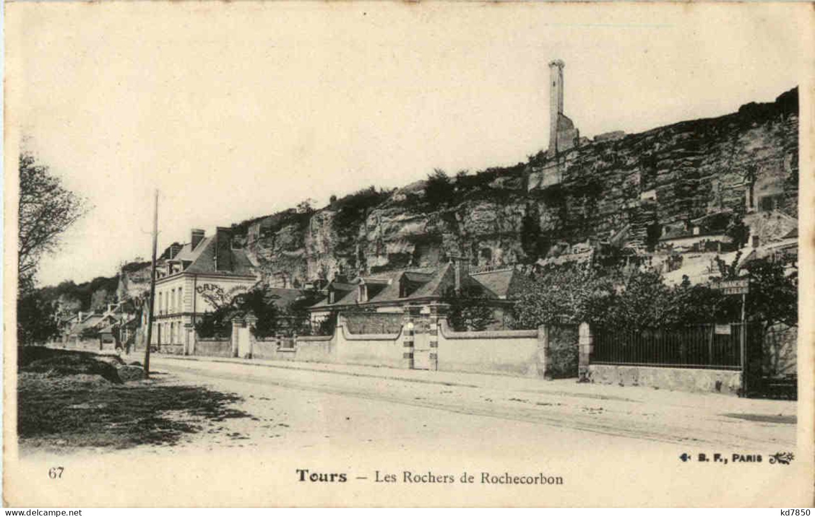 Tours - Les Rochers De Rochecorbon - Tours