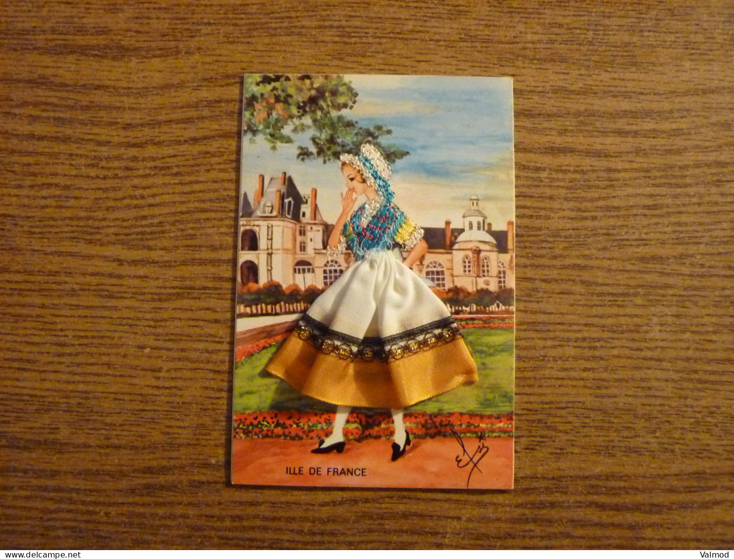 Carte Brodée "Ille De France" - Jeune Femme Costume Brodé/Tissu- 9,8x14,8cm Env. - Bestickt