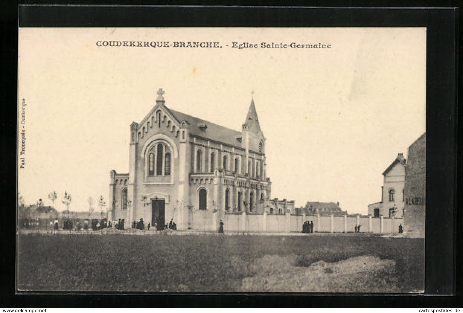 CPA Coudekerque-Branche, Eglise Sainte-Germaine  - Coudekerque Branche