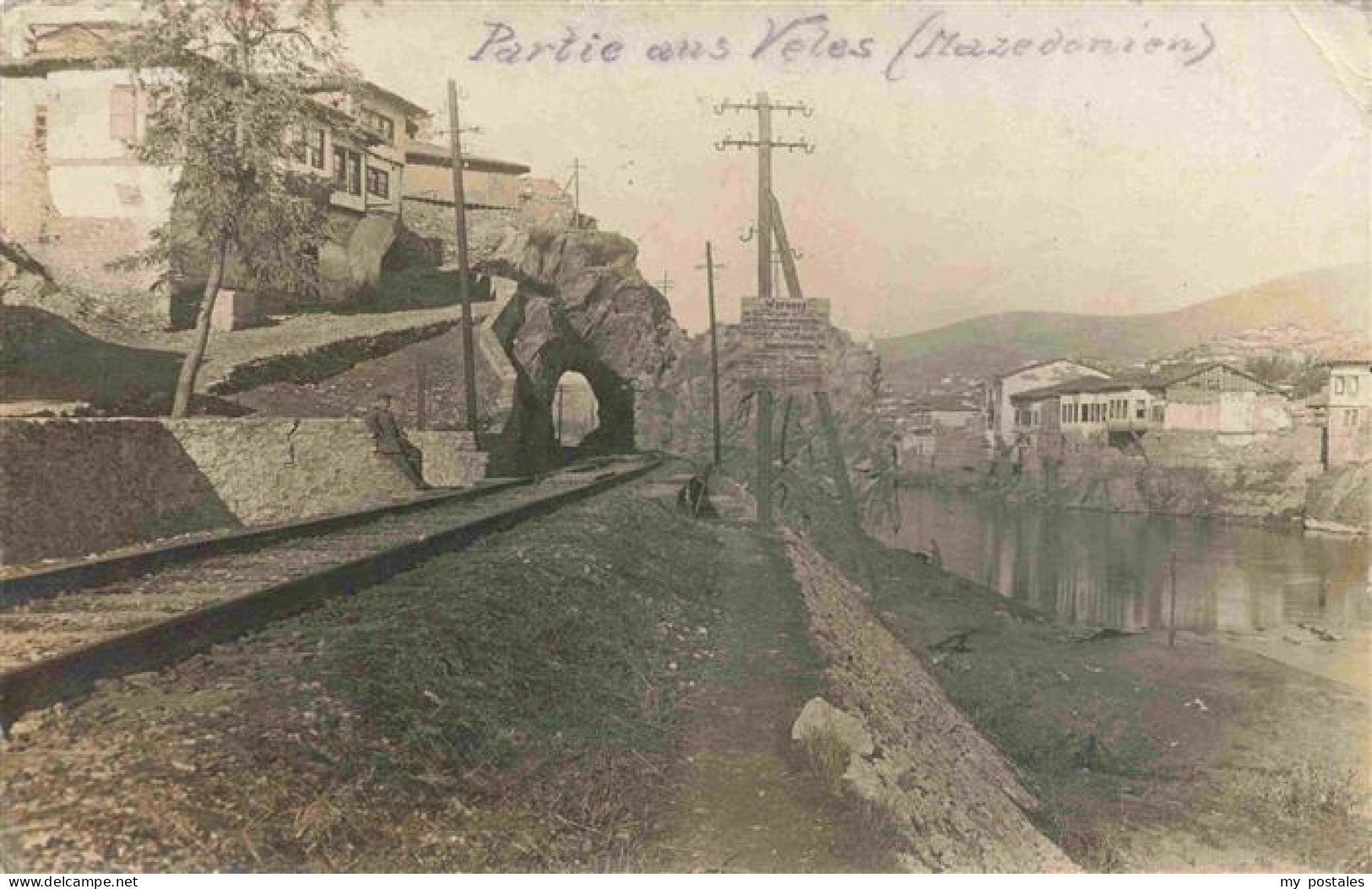 73973902 Veles_Macedonia Eisenbahn Tunnel - Noord-Macedonië