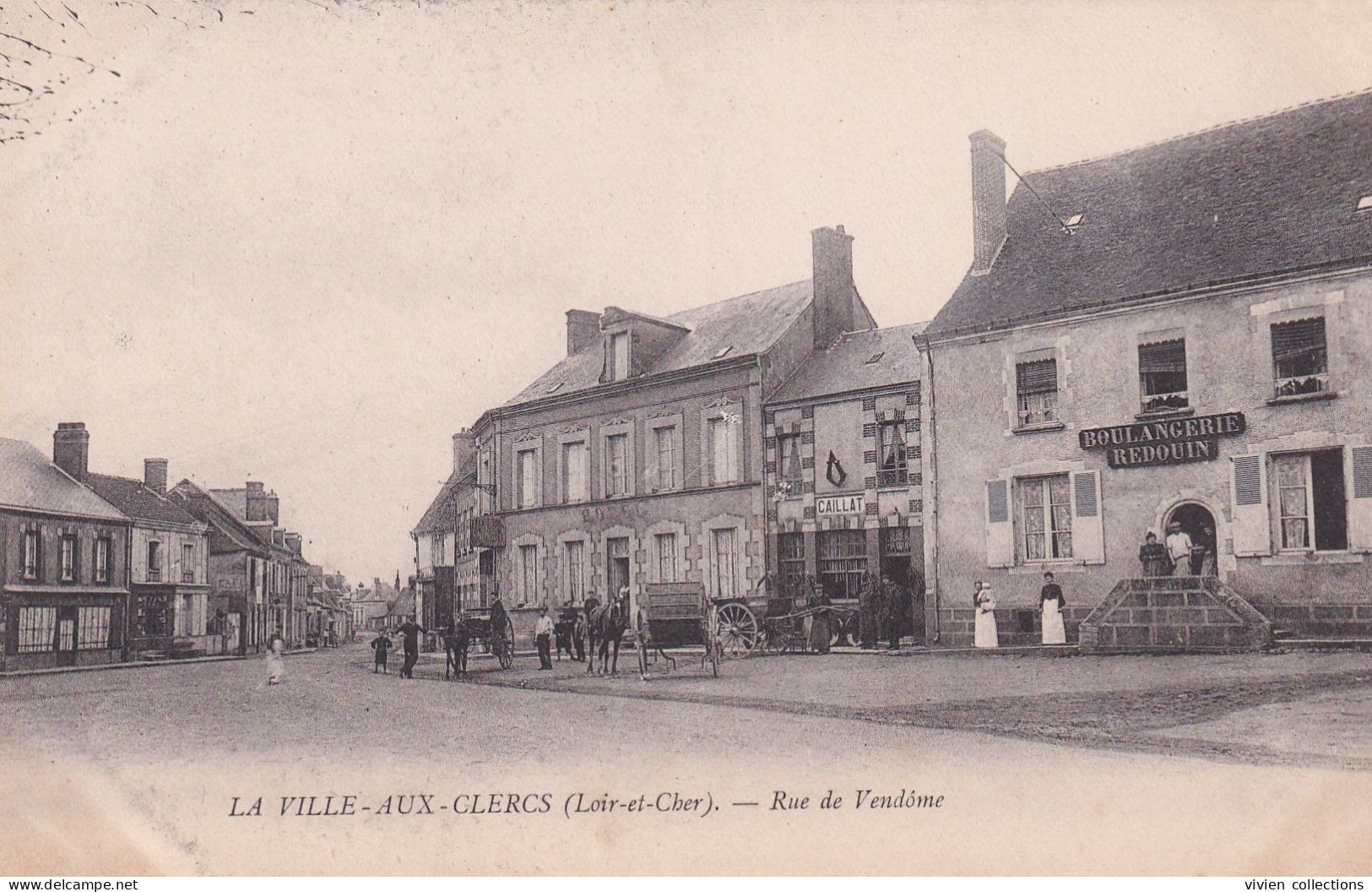 La Ville Aux Clercs (41 Loir Et Cher) Rue De Vendôme - Bourrelier Caillat Et Boulangerie Redouin Au 1er Plan - Autres & Non Classés