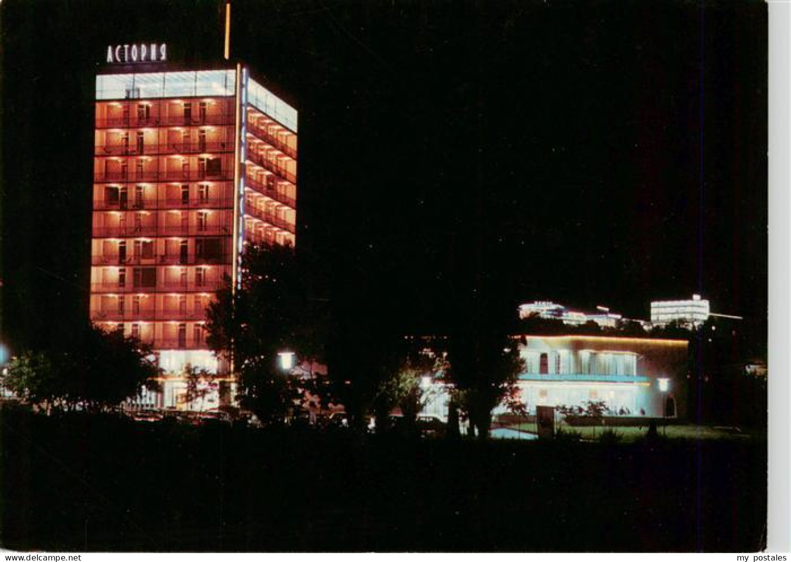 73942176 Varna__Warna_Bulgaria Hotel Astoria Nachtaufnahme - Bulgarien