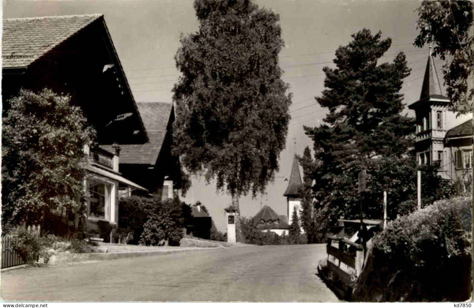 Sigriswil - Dorfstrasse Mit Kirche - Sigriswil