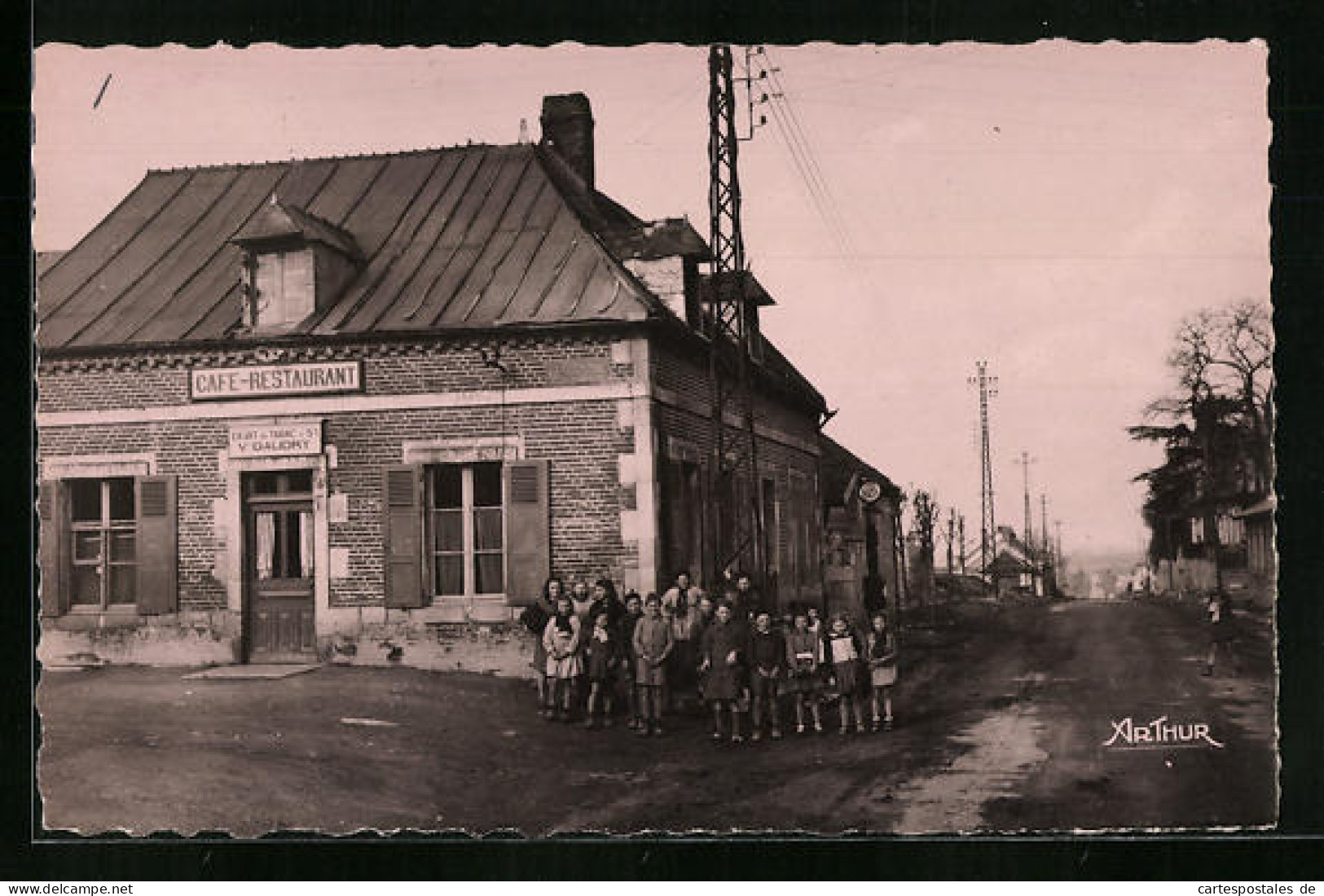 CPA Bucy, Route De Laon, Café-Restaurant V. Gaudry  - Laon