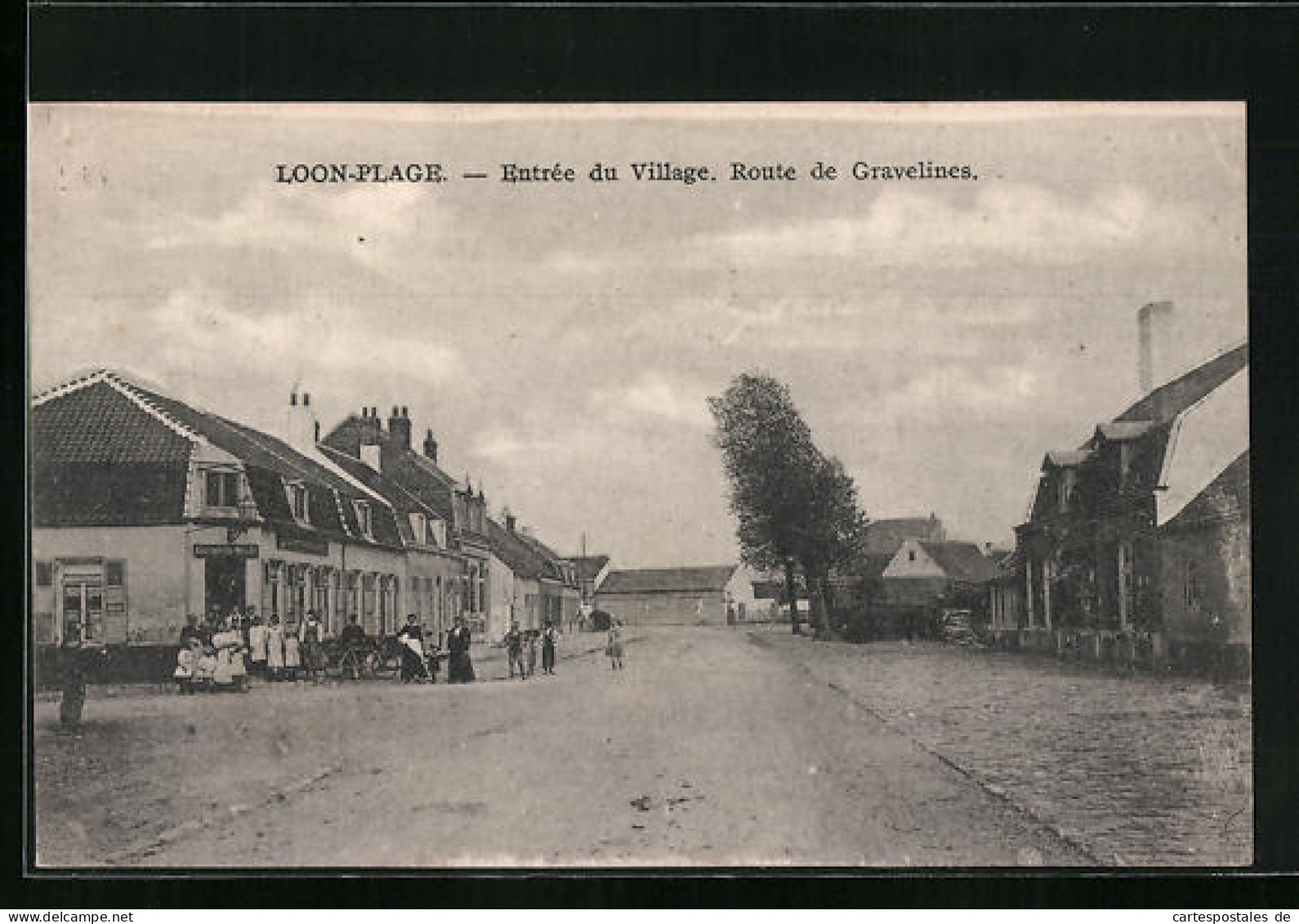 CPA Loon-Plage, Entrée Du Village, Route De Gravelines  - Gravelines