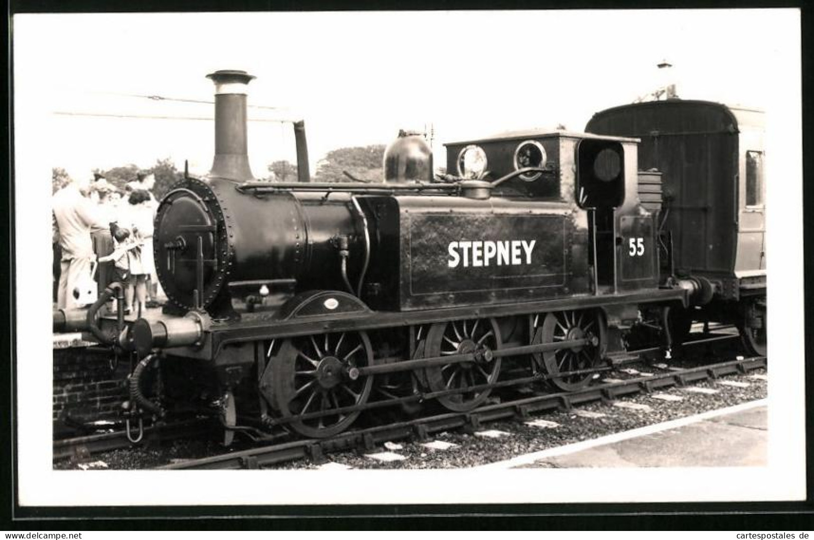 Fotografie Britische Eisenbahn, Personenzug Mit Dampflok, Lokomotive Stepney Nr. 55  - Trenes