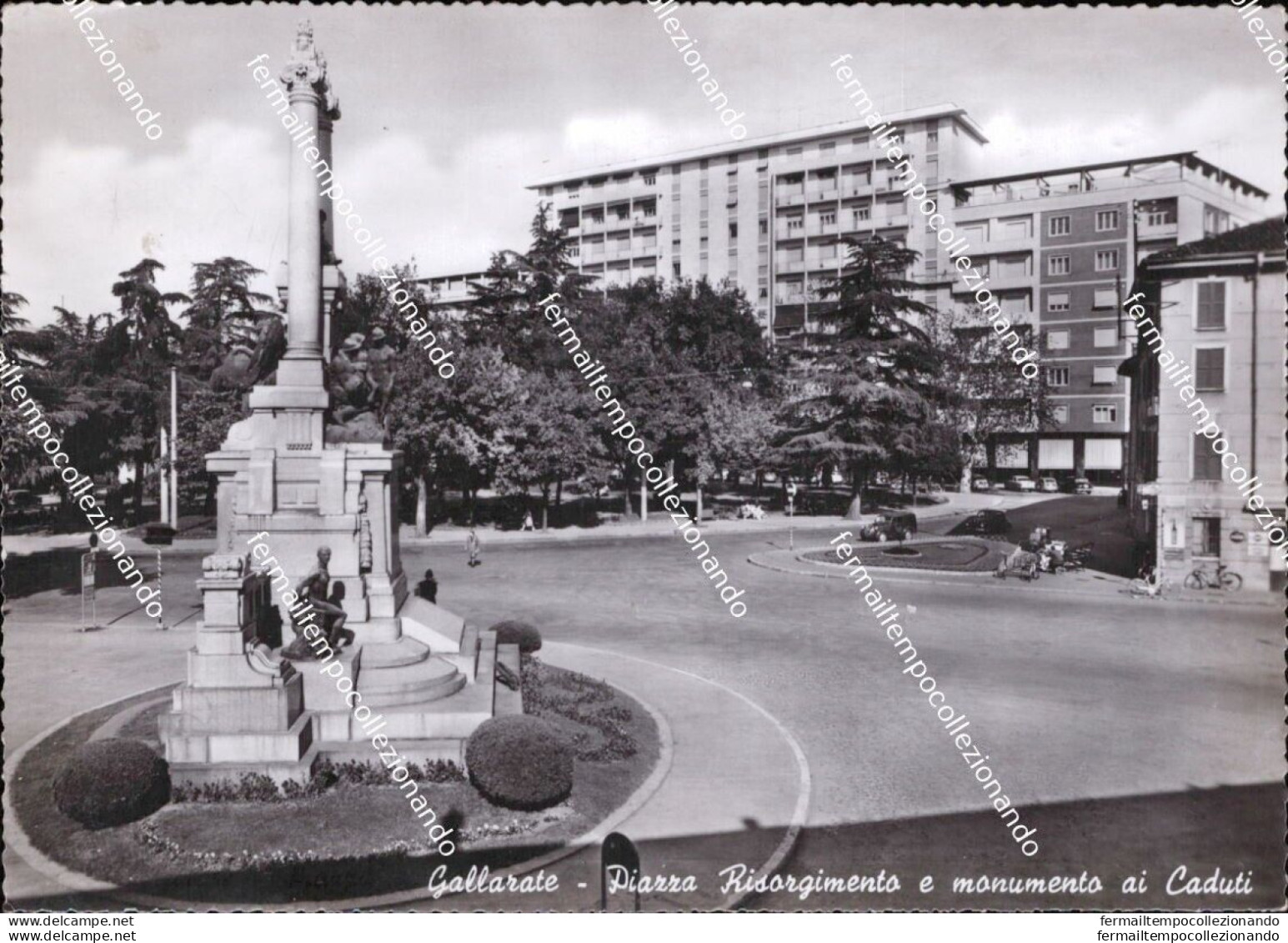 Bs757 Cartolina Gallarate Piazza Risorgimento E Monumento Ai Caduti Varese - Varese