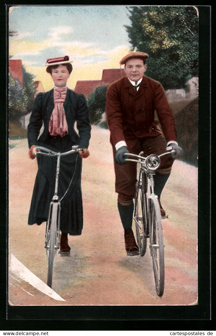 AK Dame Und Herr Beim Fahrrad Fahren  - Other & Unclassified