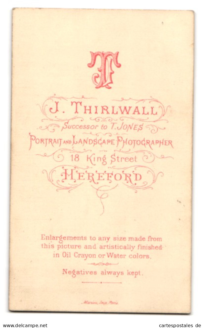 Photo J. Thirlwall, Hereford, 18, King Street, Bürgerliche Dame Mit Kreuzkette  - Anonieme Personen