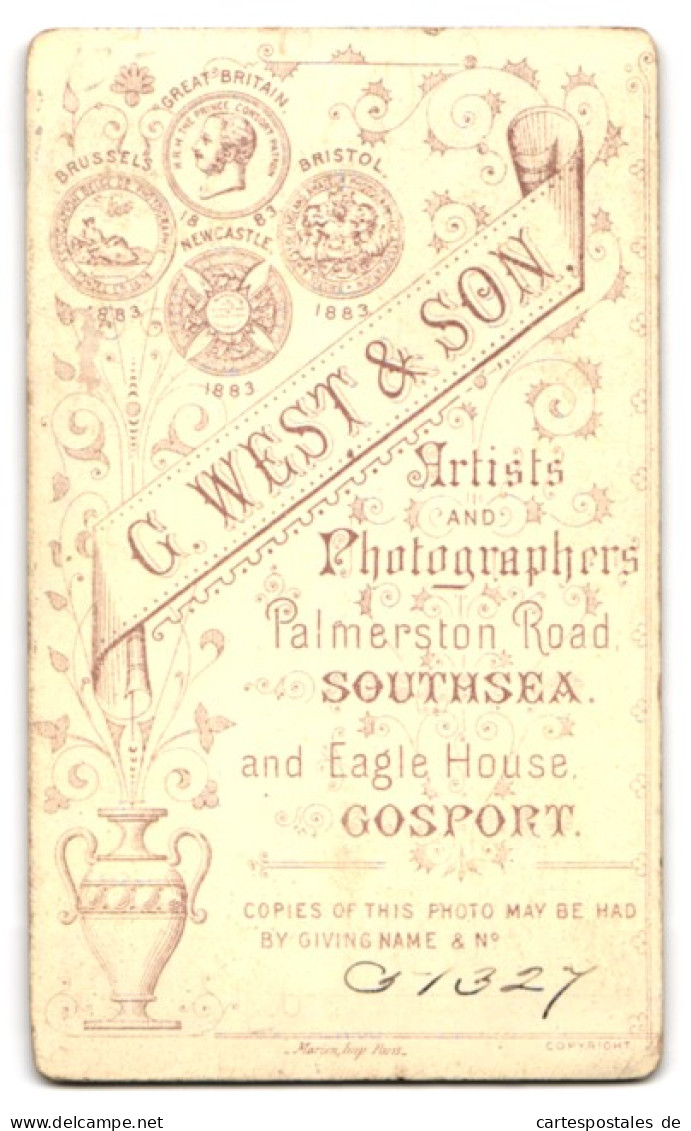 Photo G. West & Son, Southsea, Palmerston Road, Junger Herr Im Anzug Mit Krawatte  - Personas Anónimos