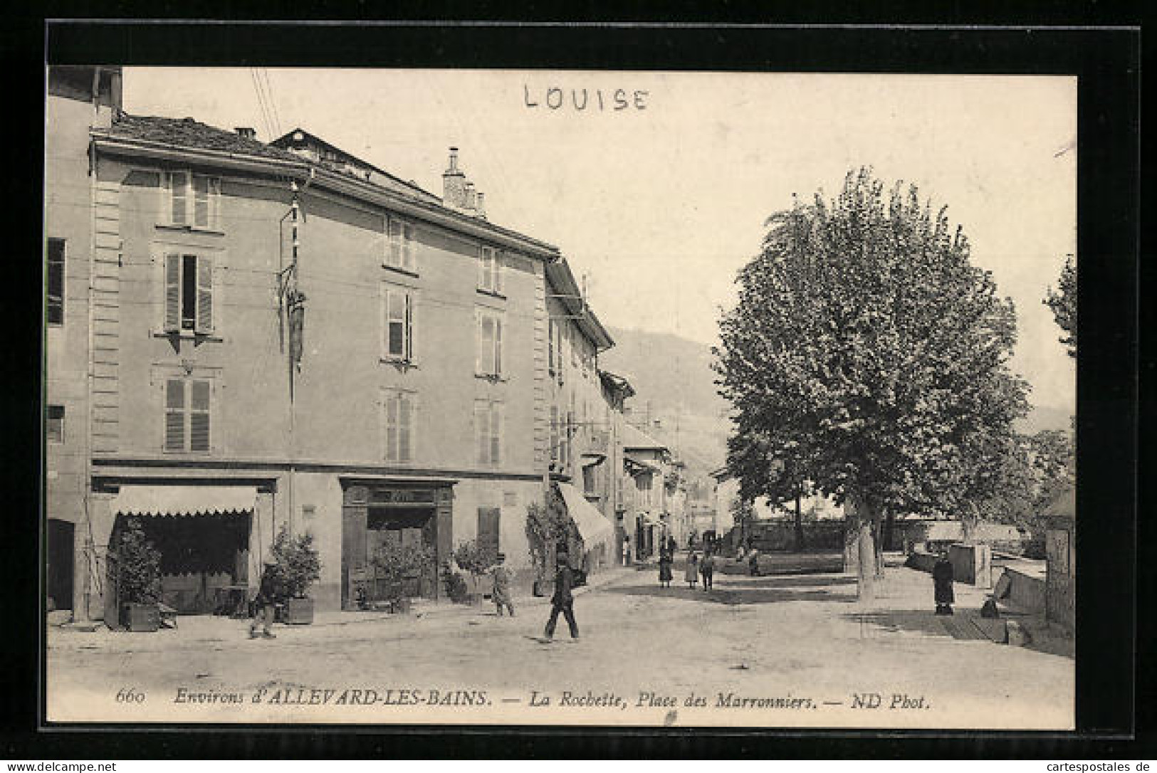 CPA Allevard-les-Bains, La Rochette, Place Des Marronniers  - Allevard
