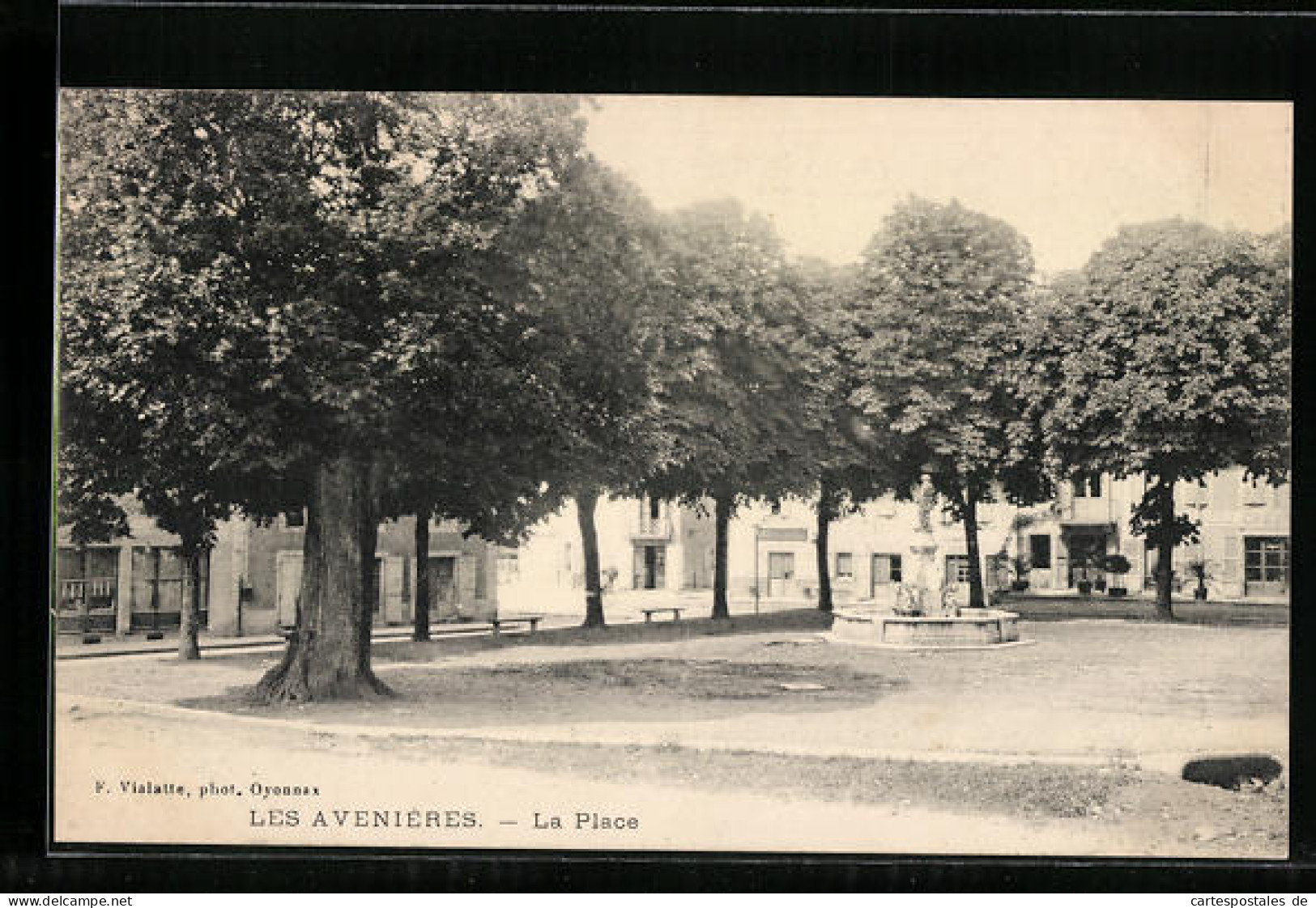 CPA Les Aveniéres, La Place  - Other & Unclassified