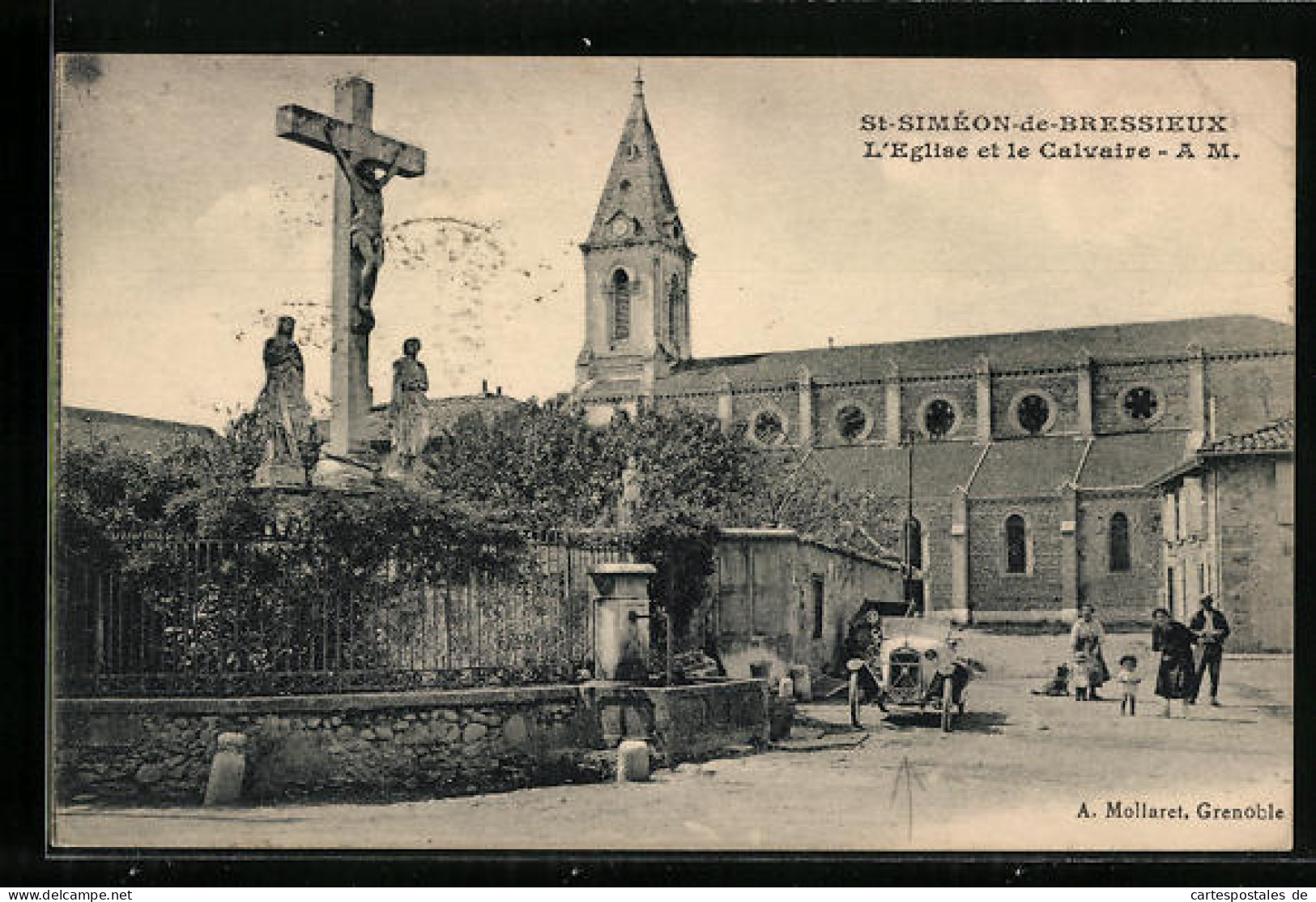 CPA St-Simeon-de-Bressieux, L`Eglise Et Le Calvaire  - Bressieux
