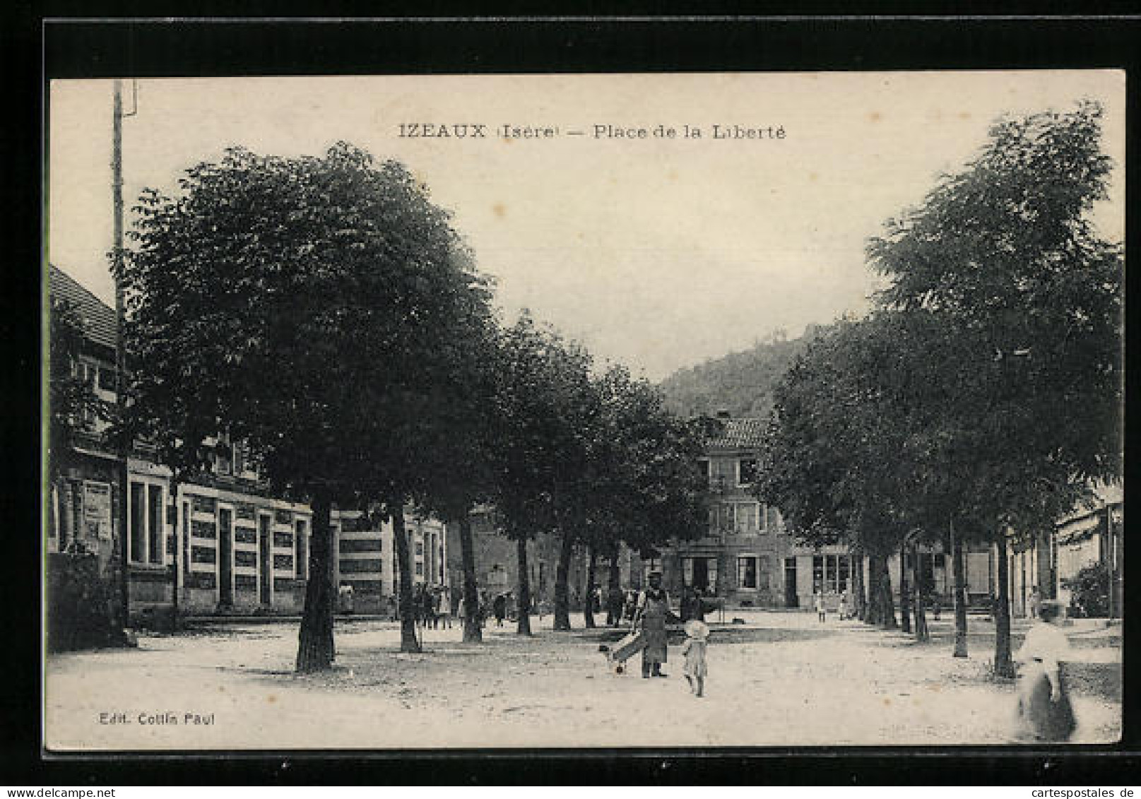 CPA Izeaux, Place De La Liberté  - Sonstige & Ohne Zuordnung