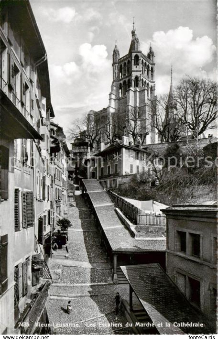 13792175 Lausanne VD Les Escaliers Du Marche Et La Cathedrale Lausanne VD - Autres & Non Classés