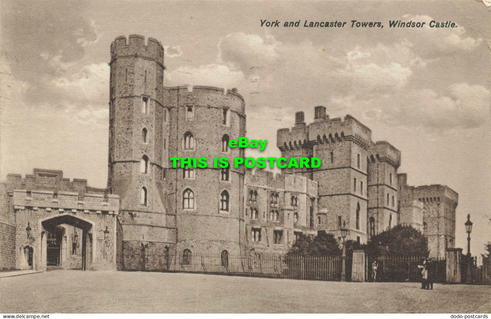 R568246 York And Lancaster Towers. Windsor Castle. 1944 - World