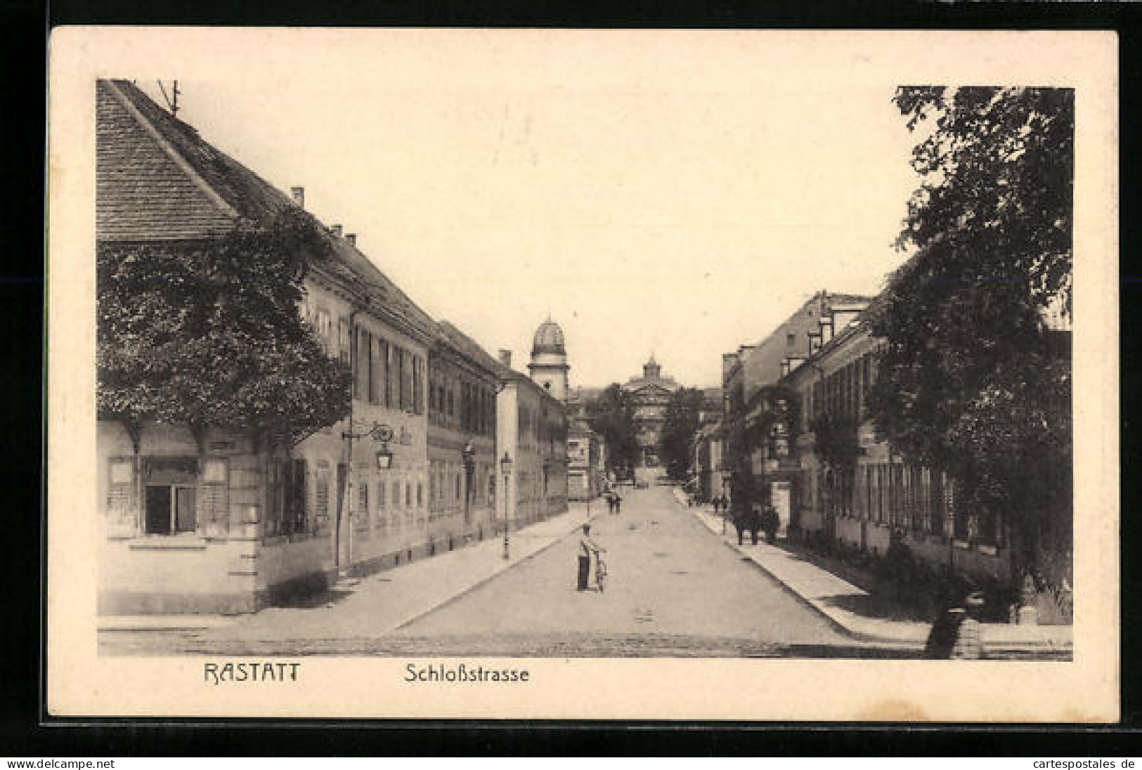 AK Rastatt, Blick In Die Schlossstrasse  - Rastatt