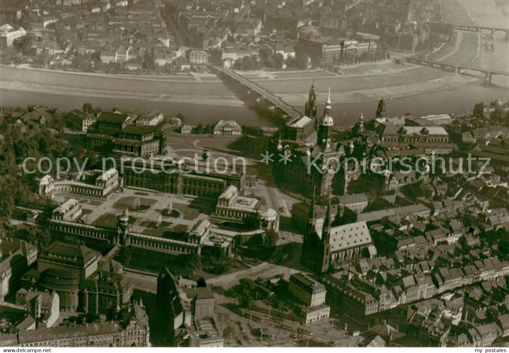 73656372 Dresden Fliegeraufnahme Mit Altstadt Zwinger Und Theaterplatz Dresden - Dresden