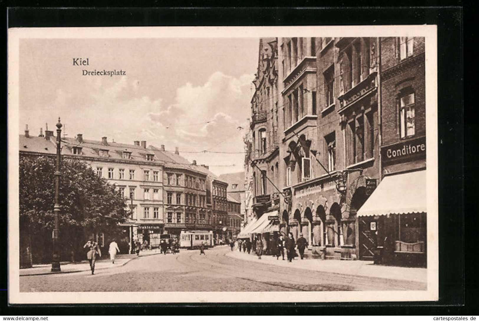 AK Kiel, Dreiecksplatz Mit Strassenbahn  - Tranvía