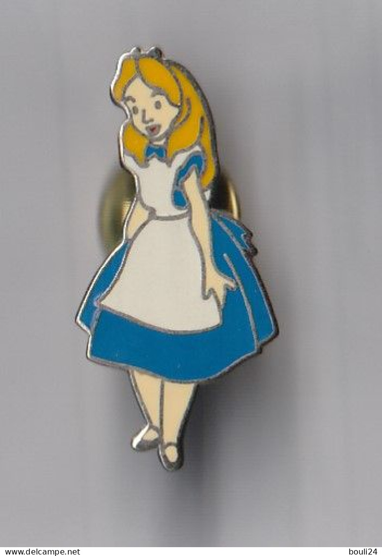 PIN'S THEME BD  BLANCHE NEIGE  DANS CINEMA  BLANCHE NEIGE ET LES SEPT NAINS SIGNE SOFREC - Comics