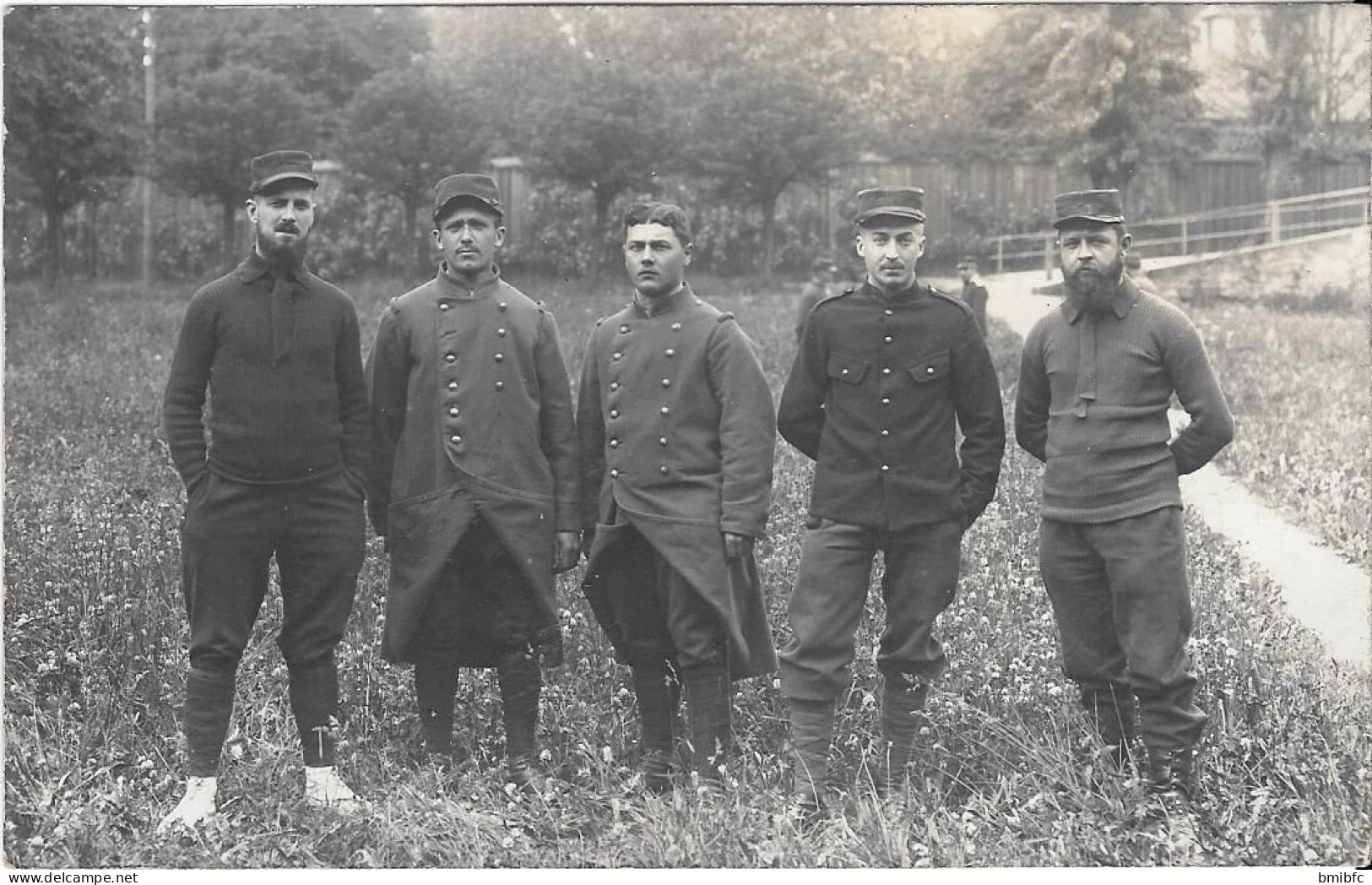 Carte Photo écrite Au Dos   Kriegsgefangenensendung - Personnages