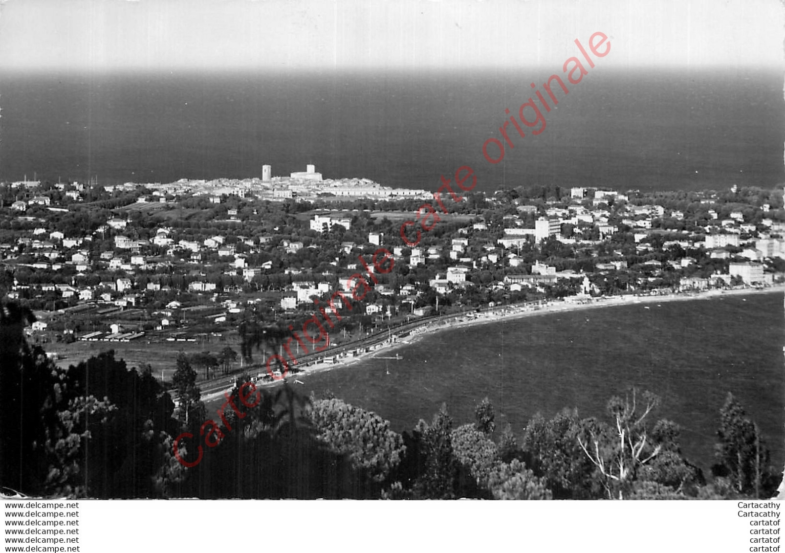 06. Vue Panoramique Sur Les Plages De JUAN LES PINS Et Le Ville D'ANTIBES . - Juan-les-Pins