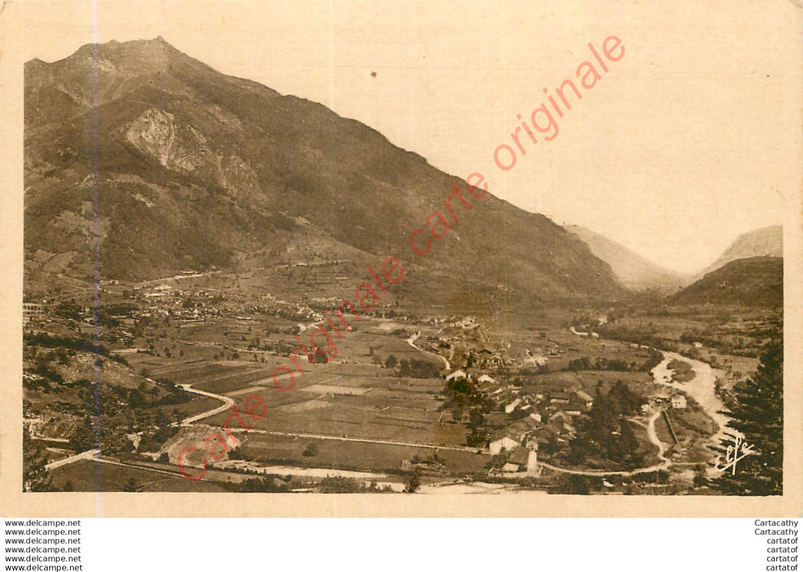 64.  Vue Générale Et Bassins De LARUNS . - Laruns