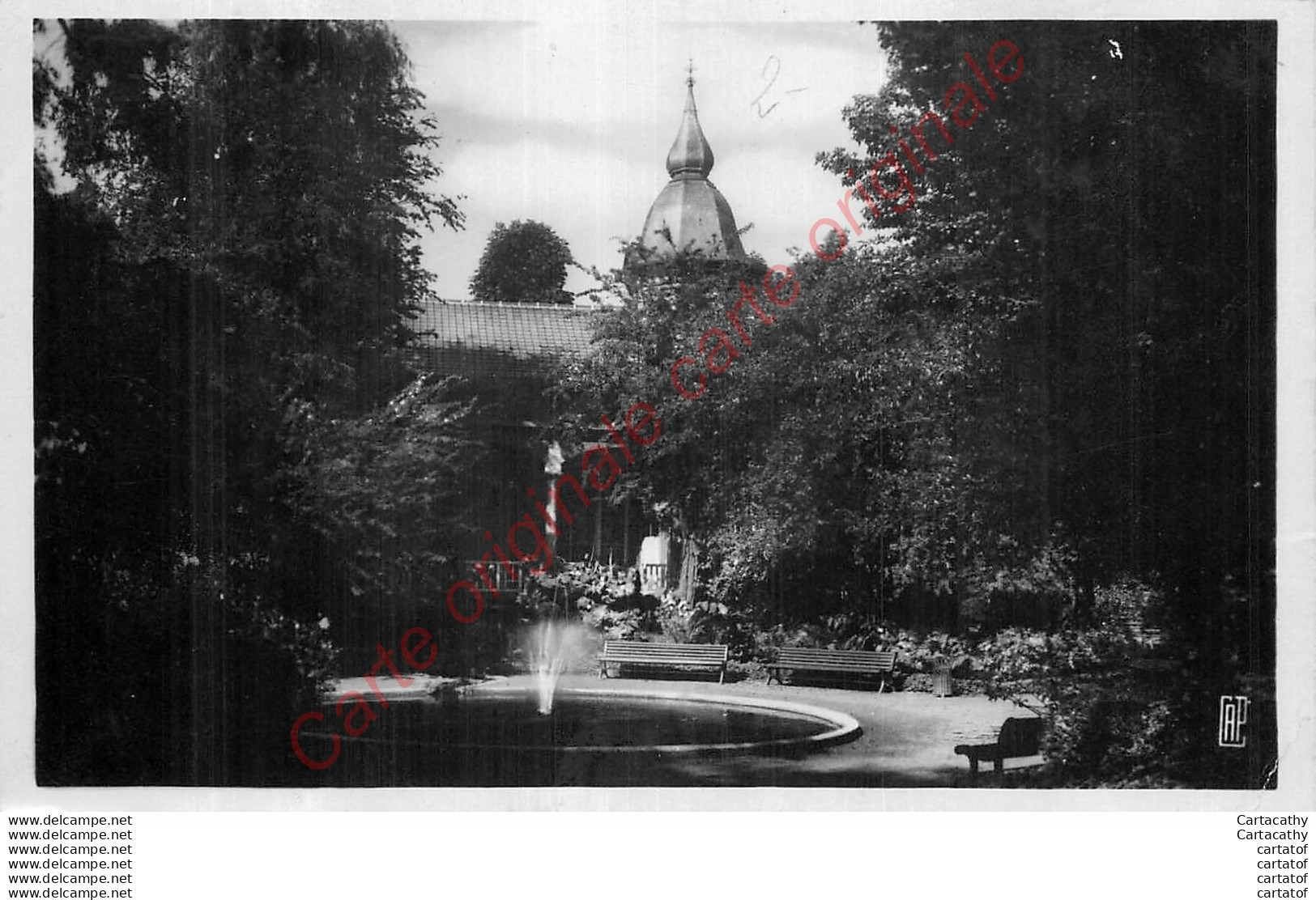 02.  SAINT QUENTIN .  Parc Des Champs Elysées . Le Pavillon De Garde . - Saint Quentin