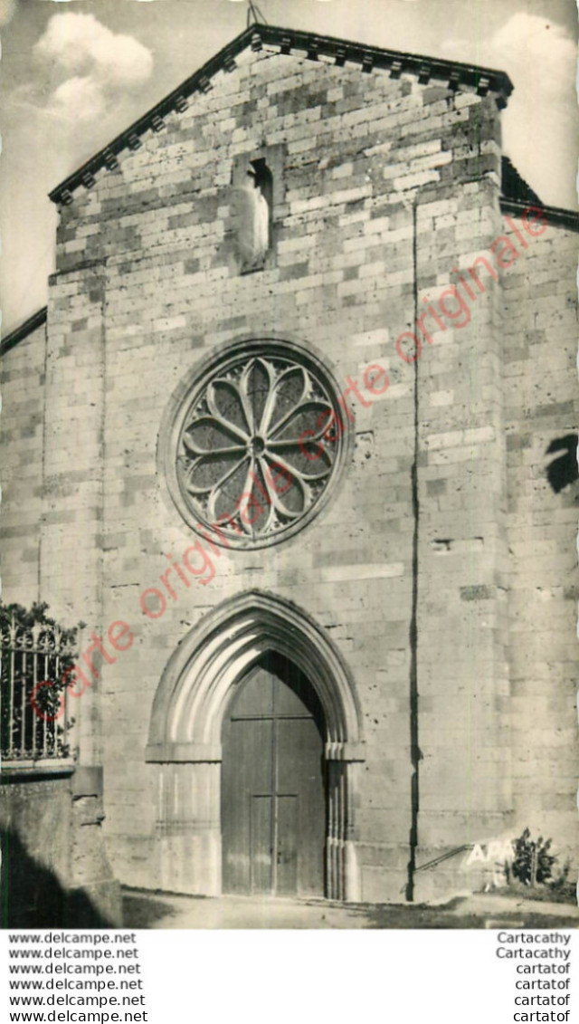 82.  AUVILLAR .  Façade De L'Eglise St-Pierre . - Auvillar